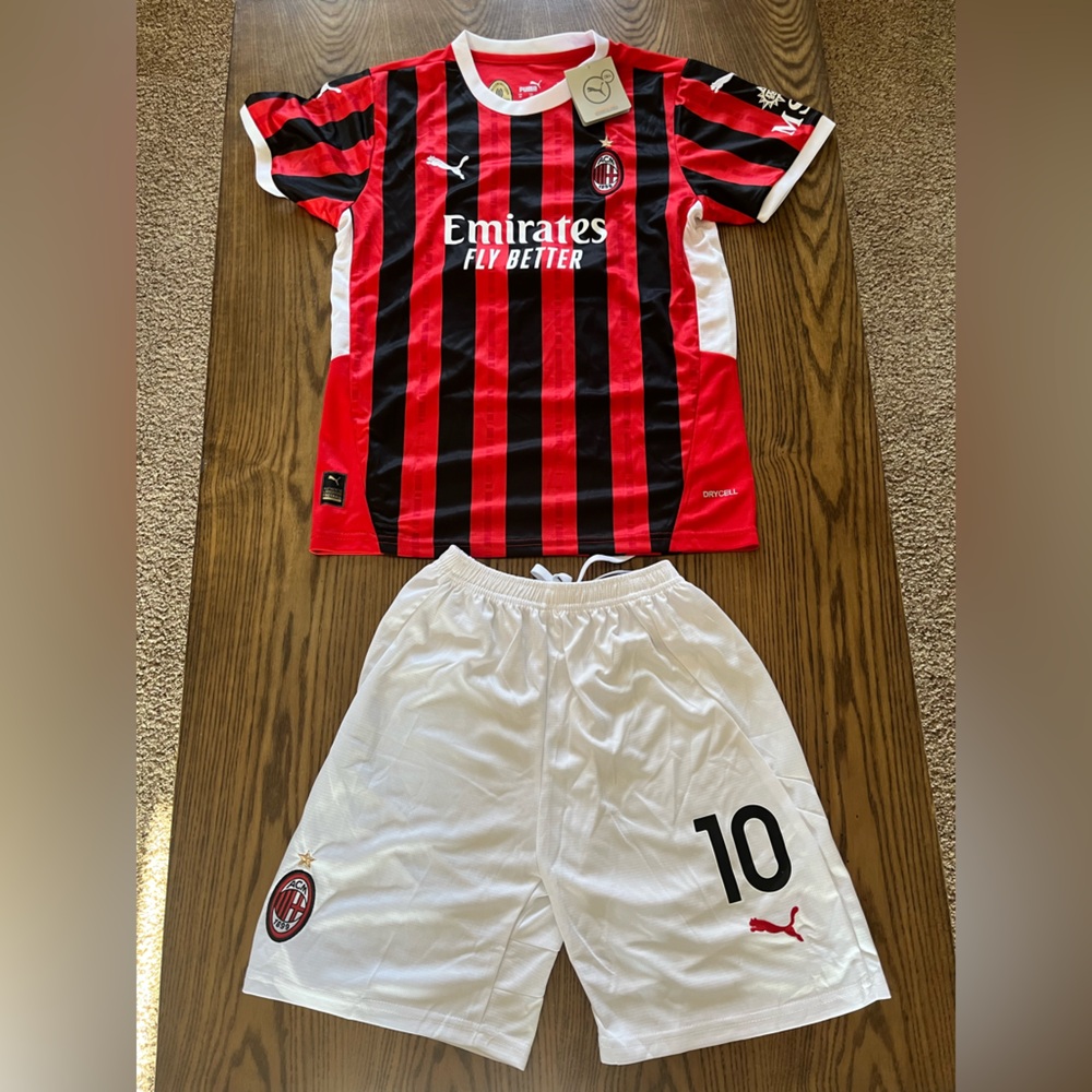 NEW: Kids AC Milan 2024/25 Home Jersey Set #10 Rafa Leão (XXL, size 28)